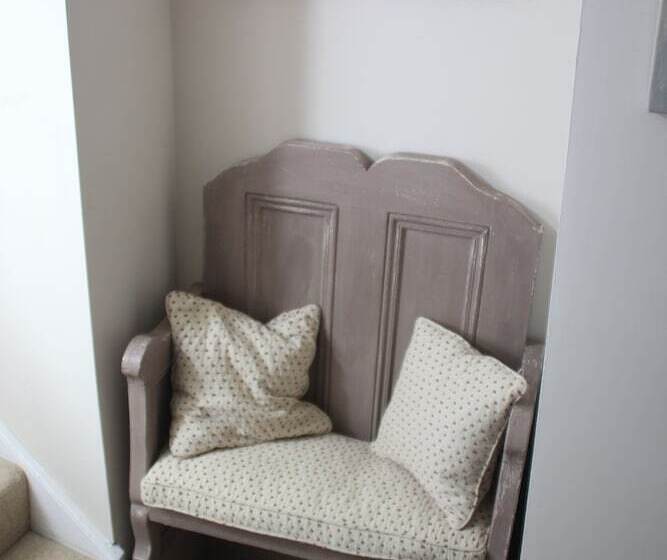 Bed and Breakfast Roundhill Farmhouse