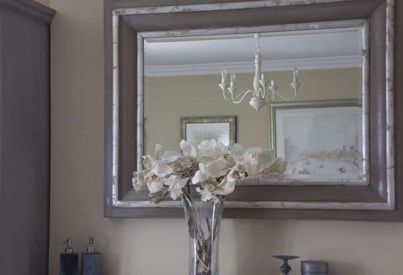 Bed and Breakfast Roundhill Farmhouse