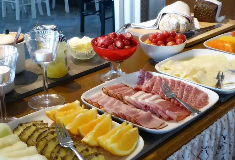 ベッドアンドブレックファースト Torsborgs Gård