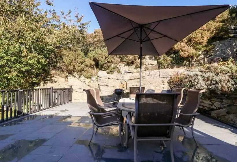 Garth Morthin The Stables