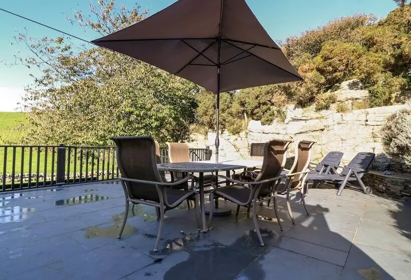 Garth Morthin The Stables