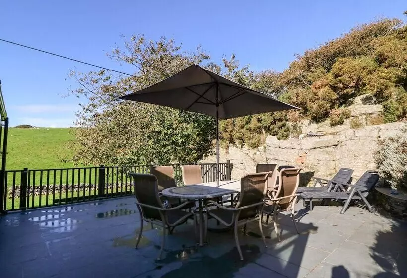 Garth Morthin The Stables