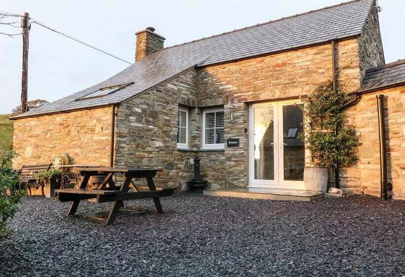 Garth Morthin The Stables