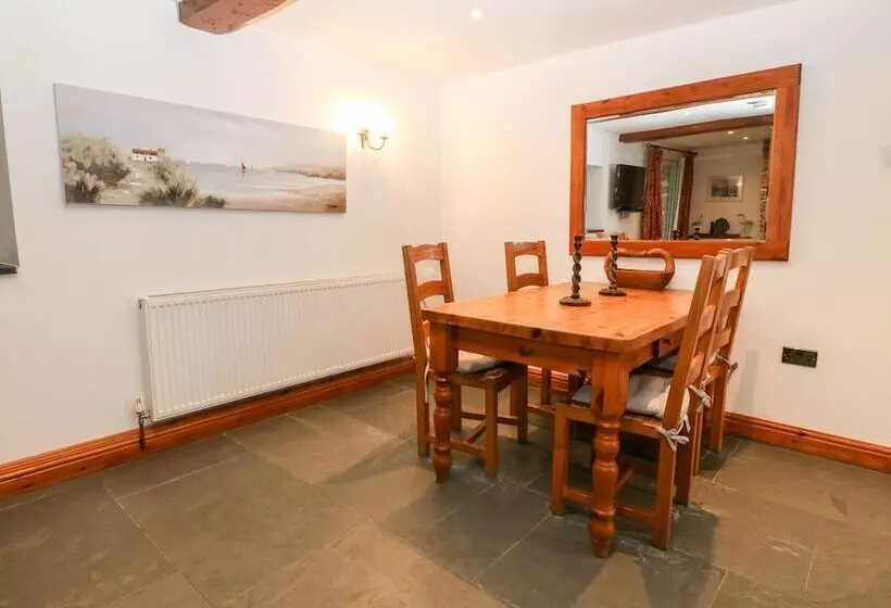 Garth Morthin The Stables