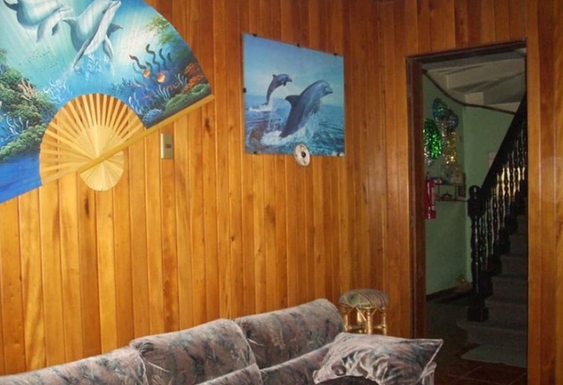 Hostal Los Delfines