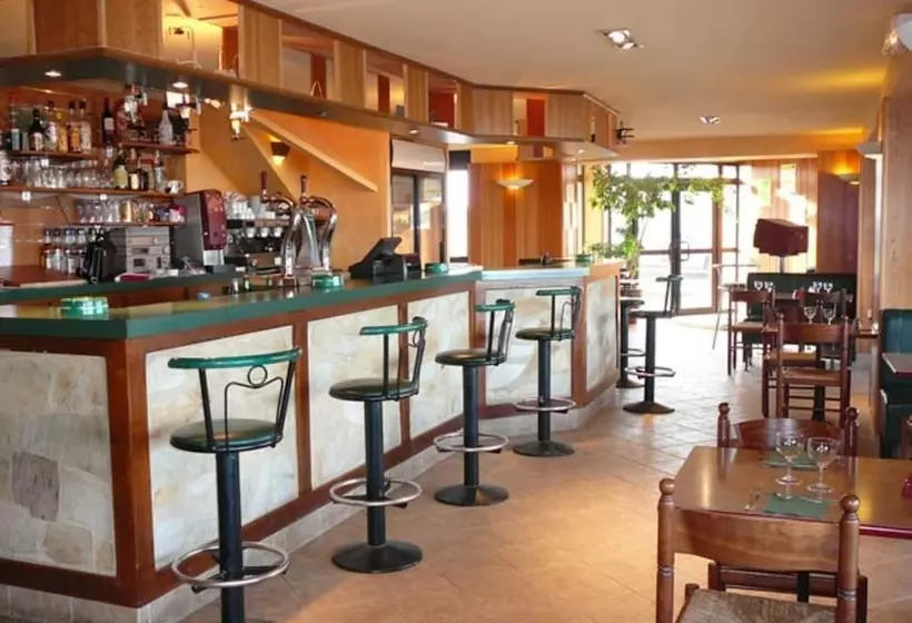 Hotelli Relais Des Cinq Routes