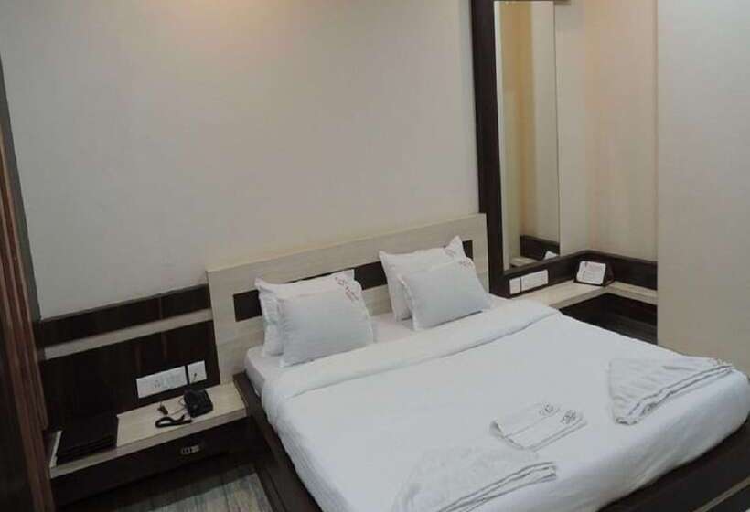 ホテル Room Maangta 125 Kalyan East