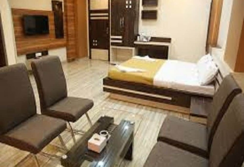 ホテル Room Maangta 125 Kalyan East