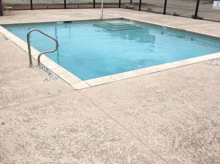 Hotelli Whitesboro Inn & Suites