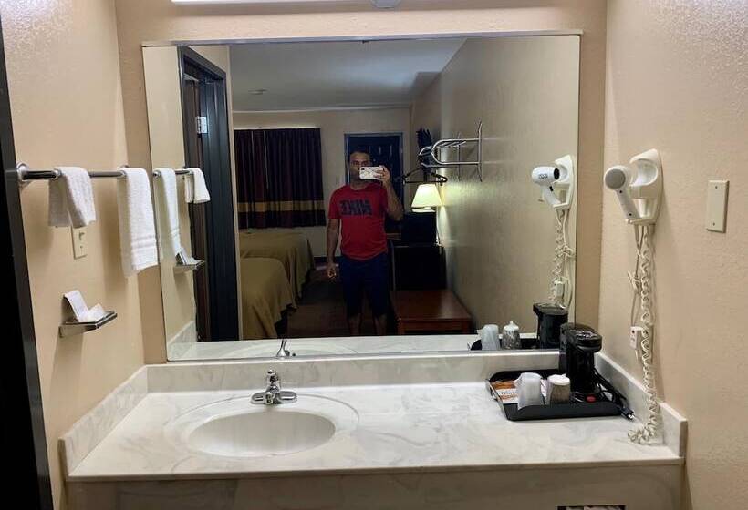 فندق على الطريق Owensville Motor Inn