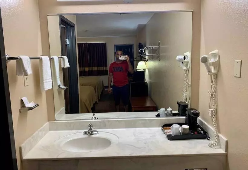 Motelli Owensville Motor Inn