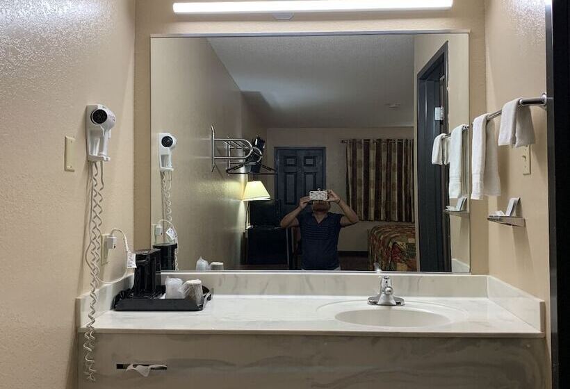 فندق على الطريق Owensville Motor Inn