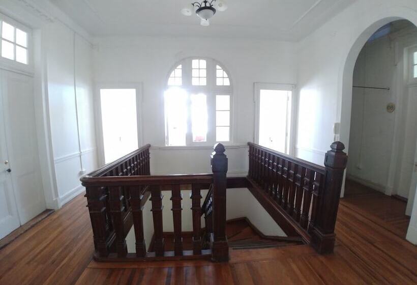 호스텔 Hostal Amelie