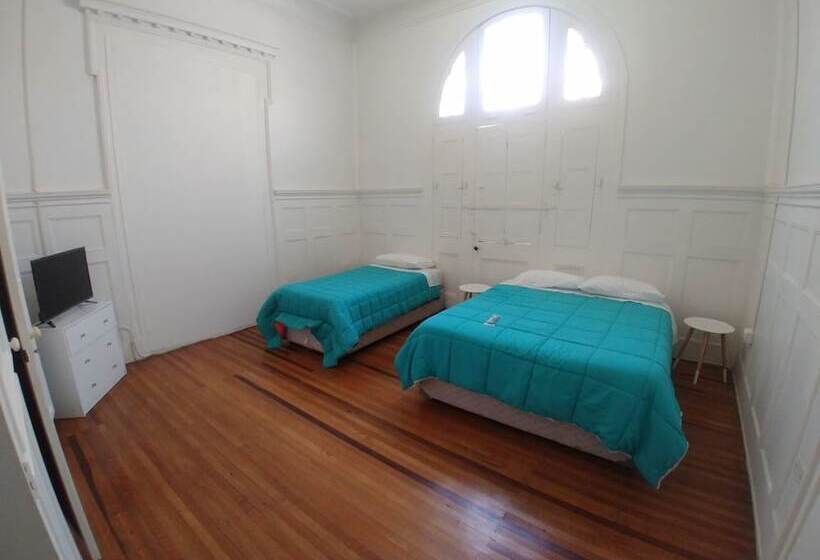 호스텔 Hostal Amelie