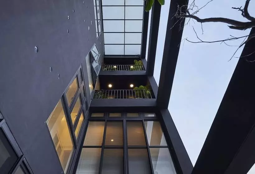 تختخواب و صبحانه Noir Home