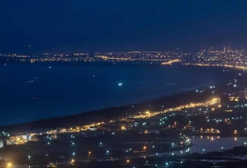 تختخواب و صبحانه Noir Home