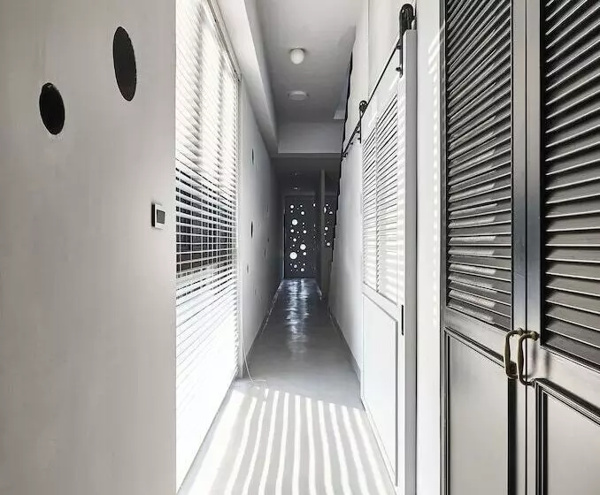 تختخواب و صبحانه Noir Home