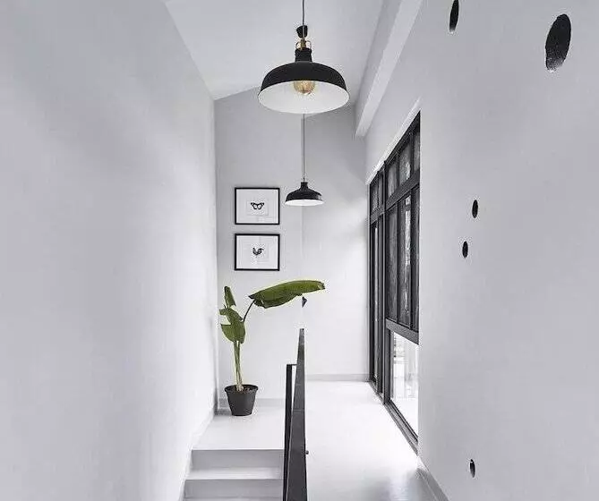 تختخواب و صبحانه Noir Home