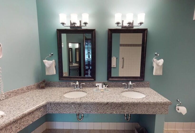 فندق Bear Claw Casino &