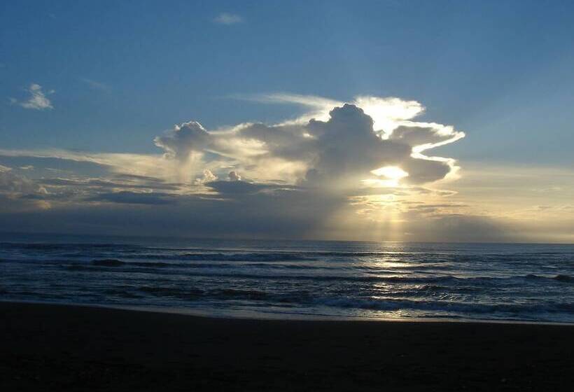 هتل Casa Grande Ecolodge At Pacuare Reserve