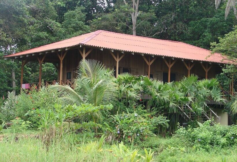 هتل Casa Grande Ecolodge At Pacuare Reserve