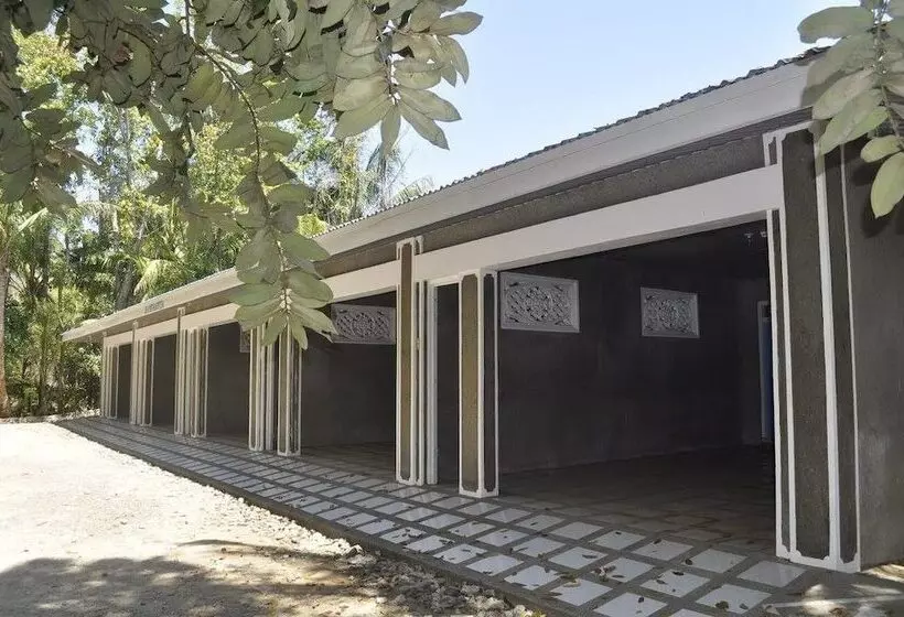 Hotelli Coco Paradise Beach Resort