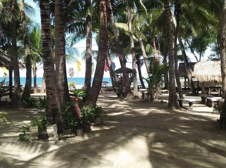 Hotelli Coco Paradise Beach Resort