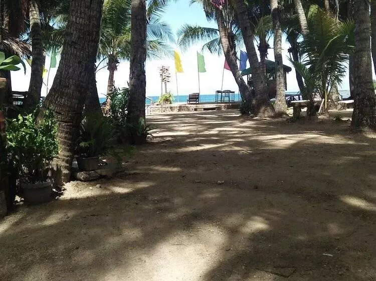 Hotelli Coco Paradise Beach Resort