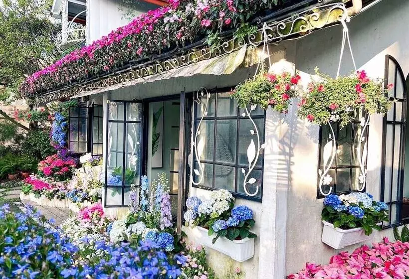 هتل Flowerhome