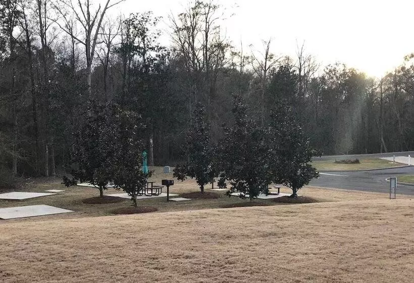 Hotelli Magnolia Creek Lodge