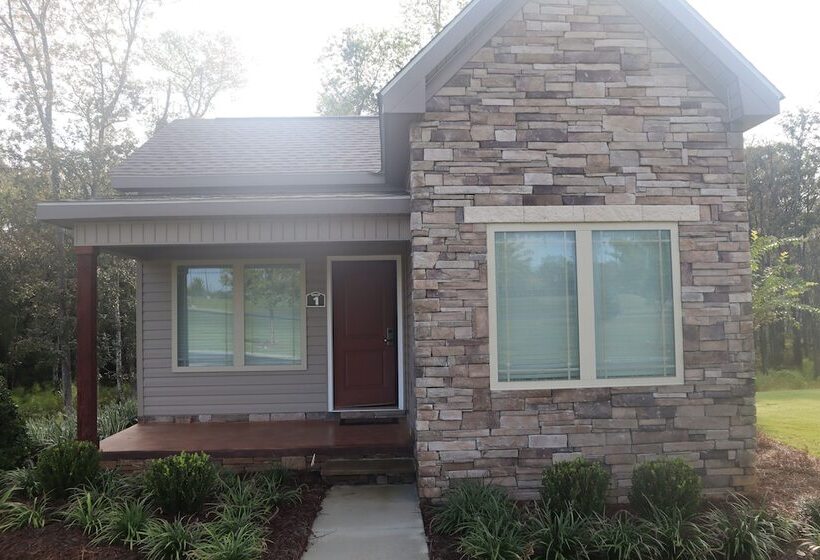 Отель Magnolia Creek Lodge