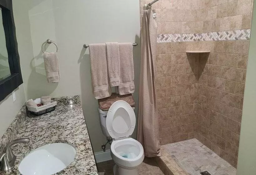 Hotelli Magnolia Creek Lodge