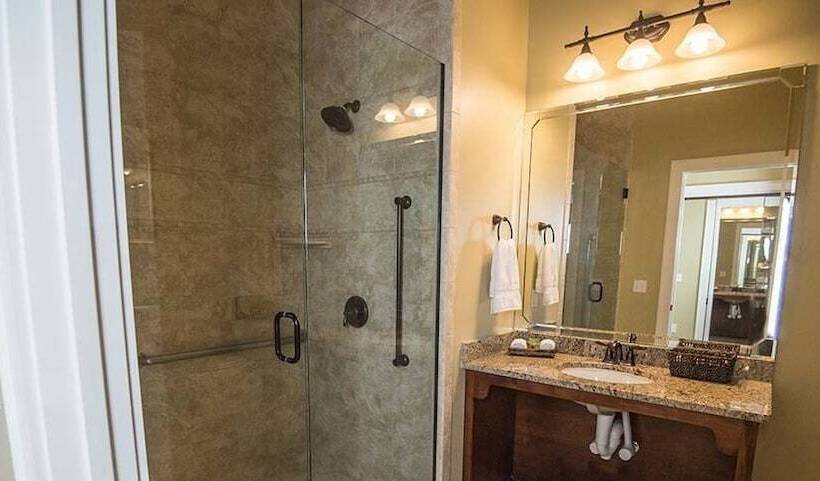 Отель Magnolia Creek Lodge