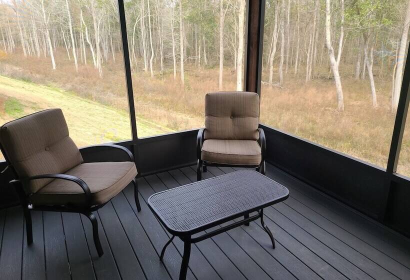 Отель Magnolia Creek Lodge