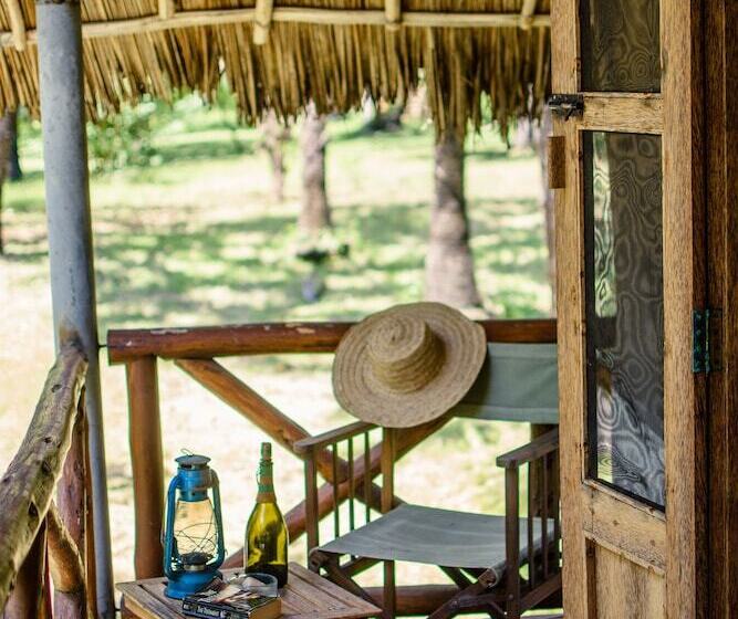 هتل Mkoma Bay Tented Lodge