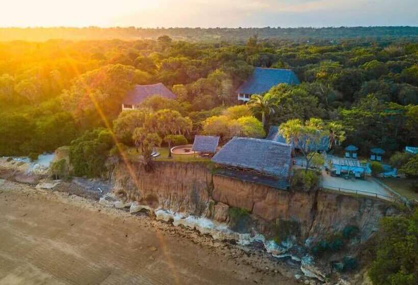 هتل Mkoma Bay Tented Lodge