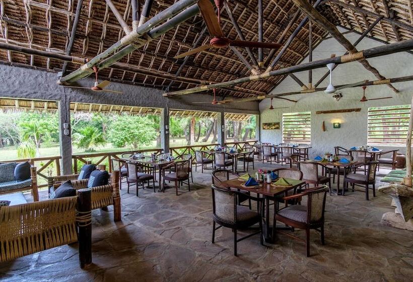 هتل Mkoma Bay Tented Lodge