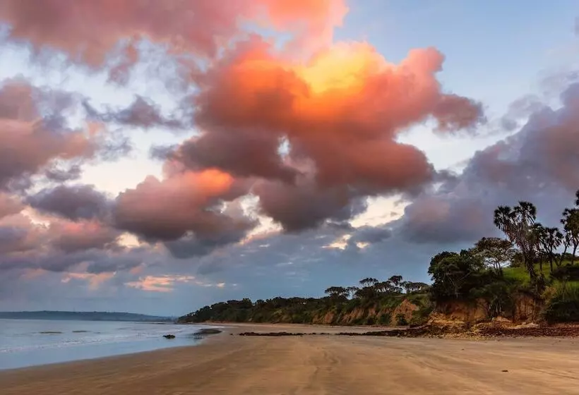 هتل Mkoma Bay Tented Lodge