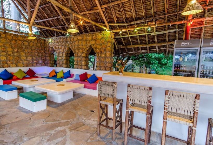 هتل Mkoma Bay Tented Lodge