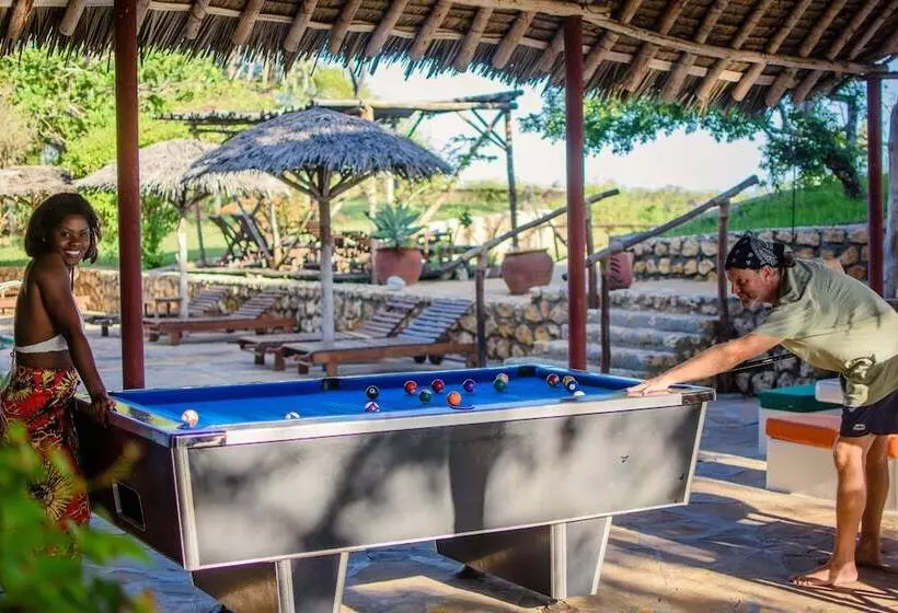 هتل Mkoma Bay Tented Lodge