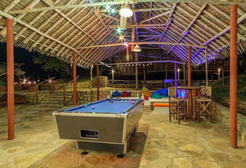 هتل Mkoma Bay Tented Lodge