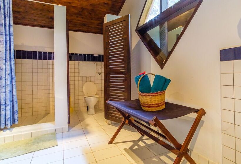 هتل Mkoma Bay Tented Lodge