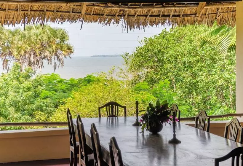 هتل Mkoma Bay Tented Lodge