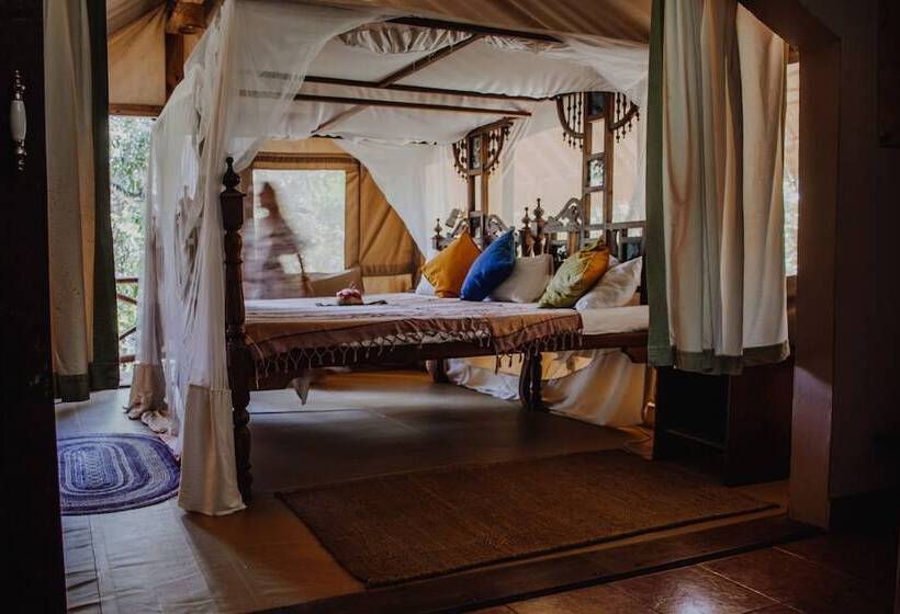 هتل Mkoma Bay Tented Lodge