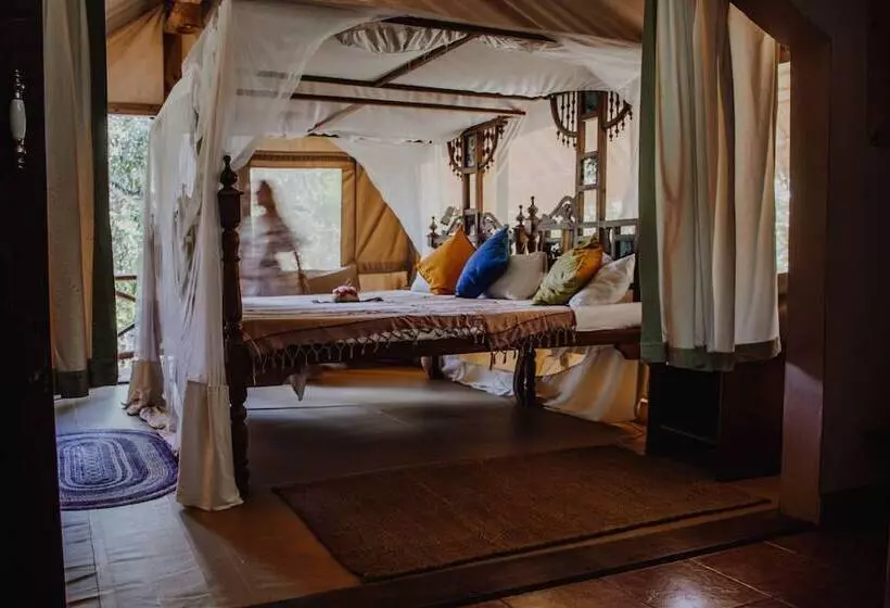 هتل Mkoma Bay Tented Lodge