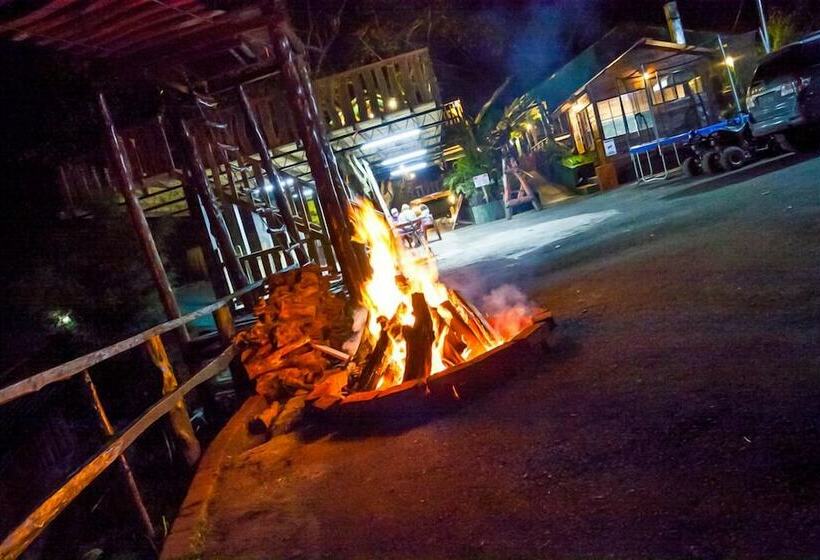 هتل Paso Del Alaska Resort