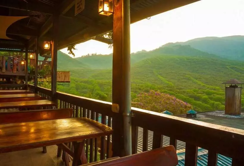 Hotelli Paso Del Alaska Resort