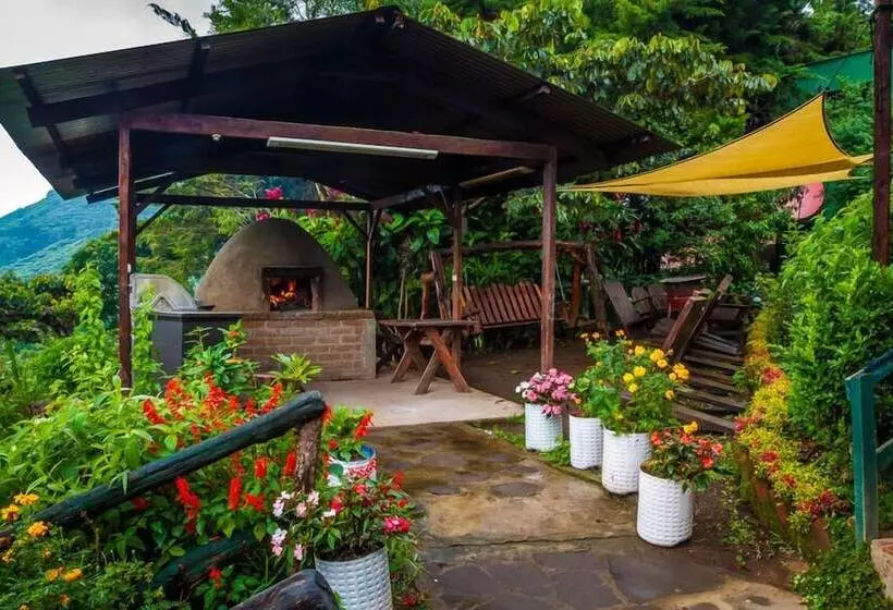 Hotelli Paso Del Alaska Resort