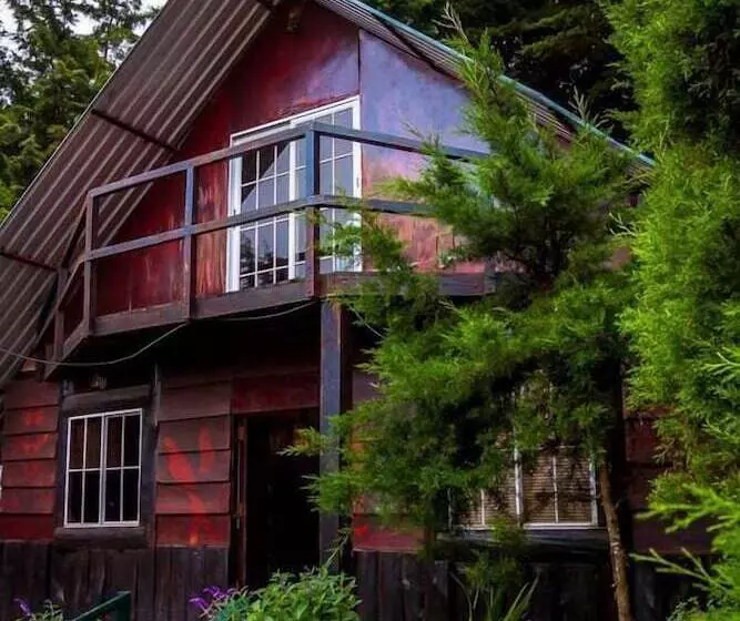 Hotelli Paso Del Alaska Resort