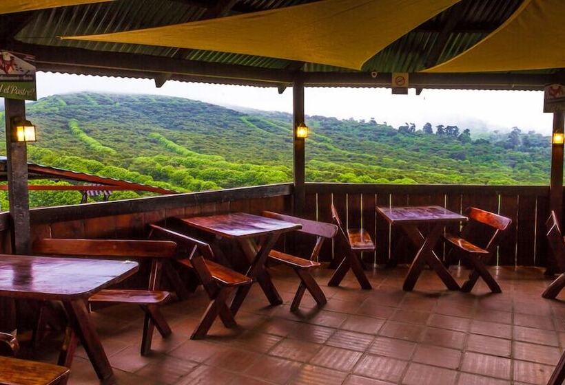 هتل Paso Del Alaska Resort